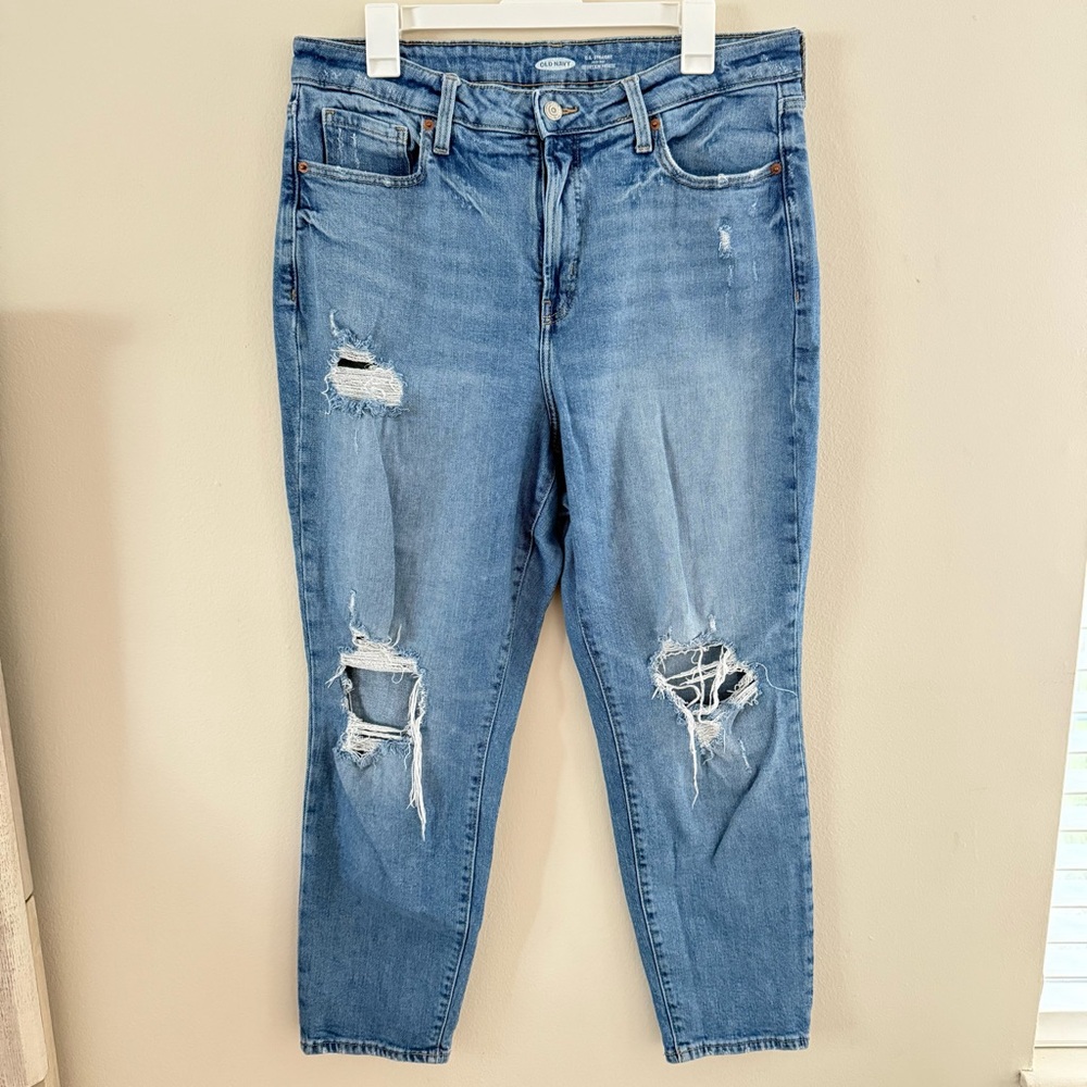 Old Navy Light Blue Distressed Ankle Jeans